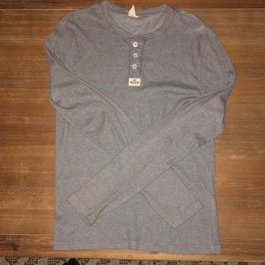 Hollister Henley. Grey. L
